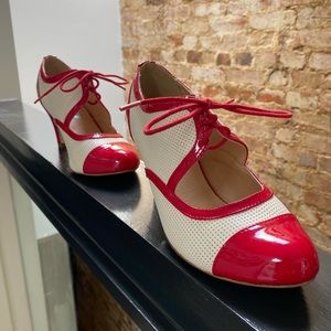 Red and White Chelsea Crew Vintage-Inspired Pumps Size 8